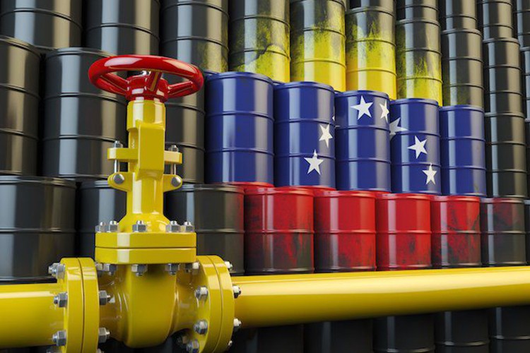 ABD şirketleri Venezuella'da yeniden petrol arayacak