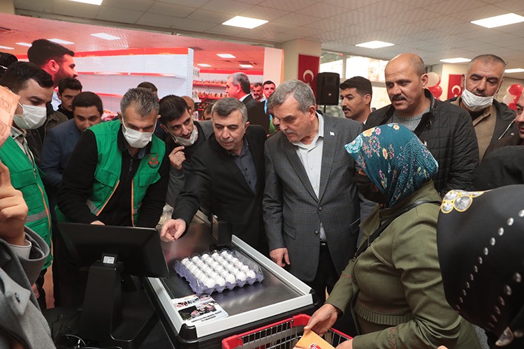 Sosyal market 10 bin kişiye umut oluyor