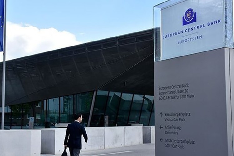 Faizleri sabit tuttu