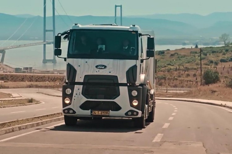 3,5 milyar dolarlık hafif ticari araç-kamyon ihraç edildi