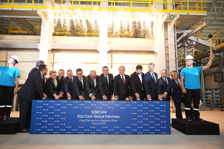 Şişecam Tarsus'taki yeni enerji camı hatlarını devreye aldı