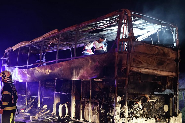 Denizli'de otobüs kazası, biri bebek 8 ölü, 33 yaralı