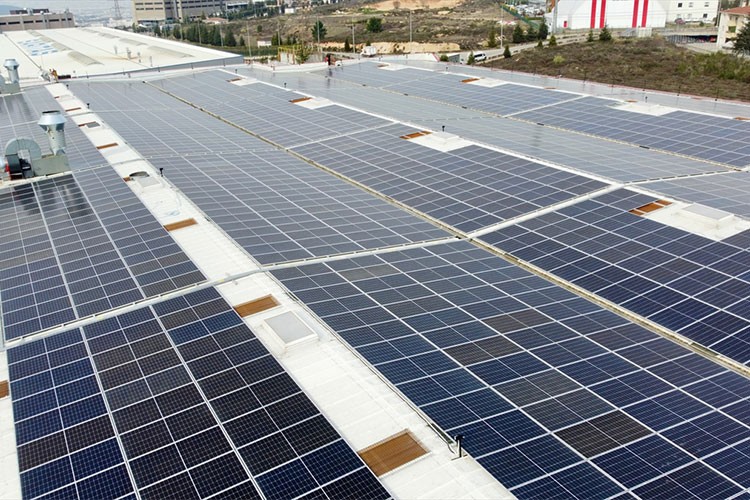 Enerjisini güneşten alıyor