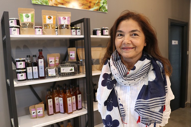 Yalovalı kadın girişimciler bitki ürünleri pazarlıyor