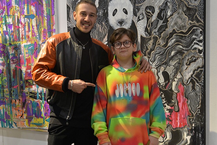 Ressam kardeşlerin eserleri yoğun ilgi gördü