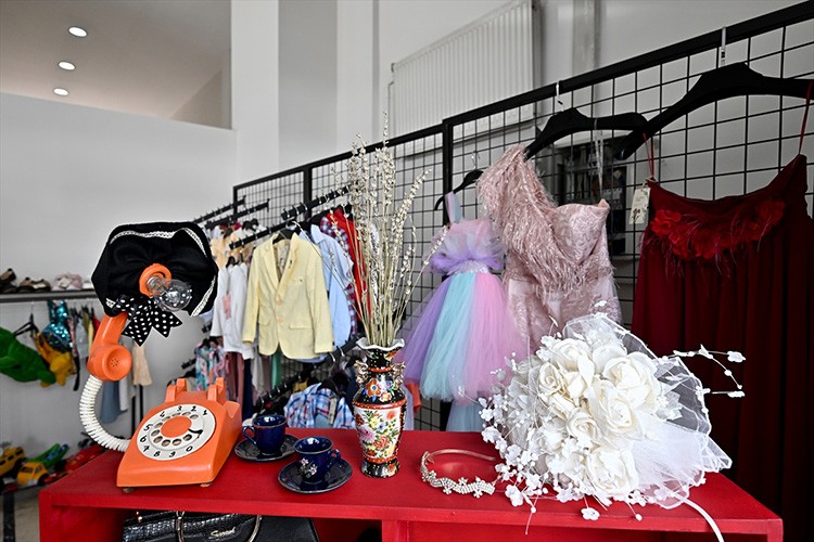 Bağışlanan ürünler yenileyerek ihtiyaç sahiplerine ulaştırılıyor