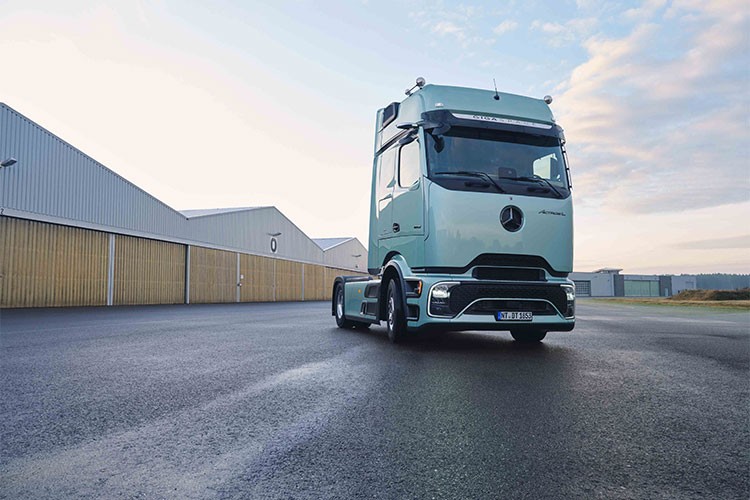 Mercedes-Benz Yeni Actros L Türkiye'de Yollara Çıkıyor