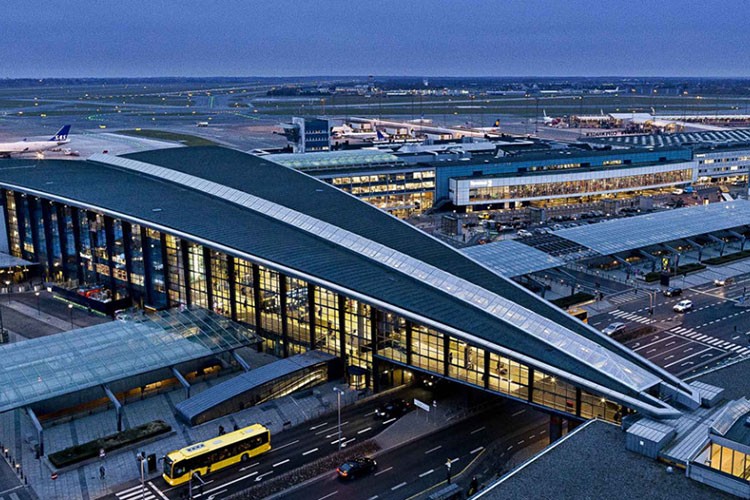 Danimarka, Kopenhag Havalimanı'nı kapatan dronların "yetenekli operatör" tarafından uçurulduğunu açıkladı