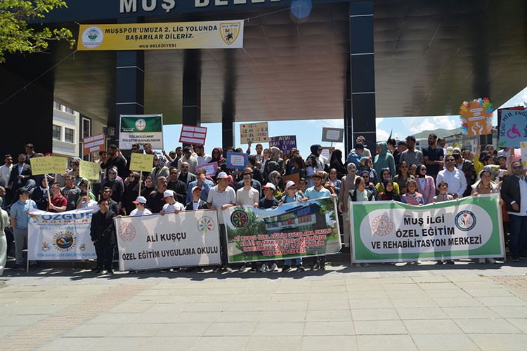 Muş'ta "özel öğrenciler" farkındalık yürüyüşü yaptı