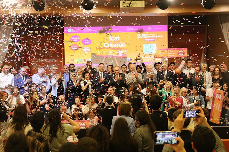 Liseli gençler projeleriyle yarıştı