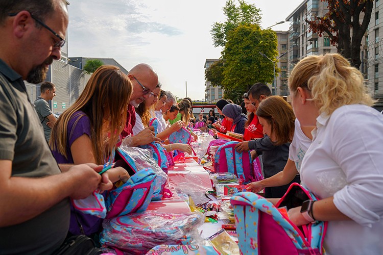 Umut dolu hediyeler Kahramanmaraş'ta
