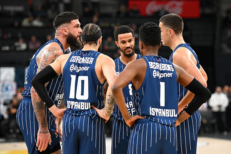 Anadolu Efes yeni yılın ilk maçına çıkıyor