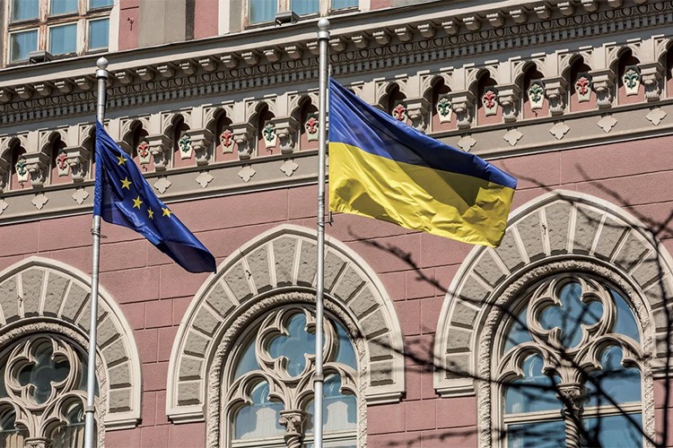 Ukrayna Merkez Bankası faizi 100 baz puan artırdı