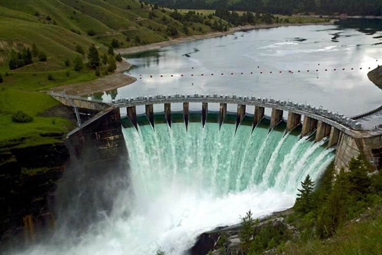 Barajlar nisan yağmurlarını bekliyor