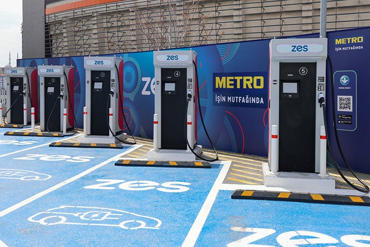Metro Türkiye mağazalarında yüksek hızlı şarj dönüşümü