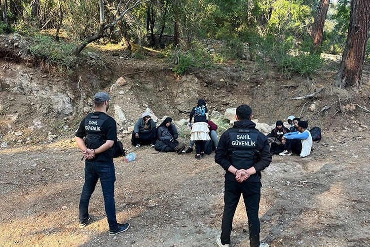 Fethiye'de 10 düzensiz göçmen yakalandı
