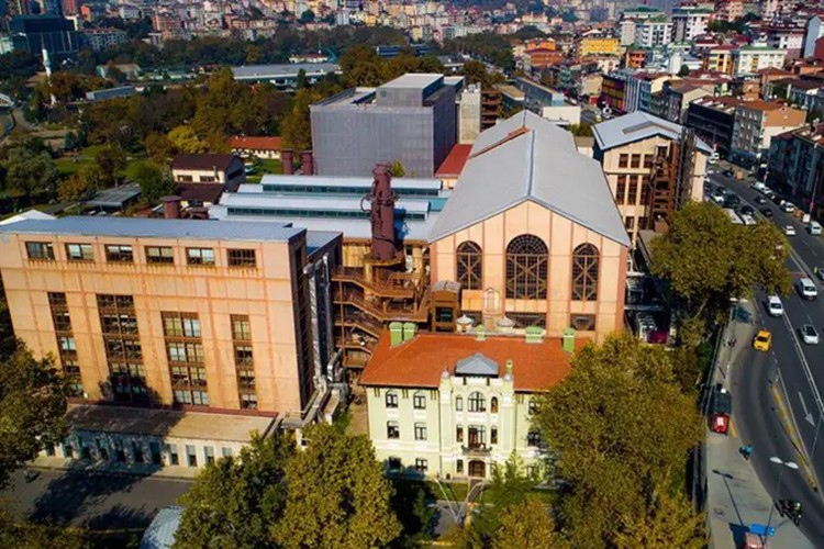 İstanbul Bilgi Üniversitesi kapatıldı