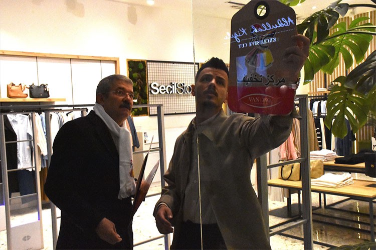 Van esnafı İranlı turistleri ağırlamaya hazırlanıyor