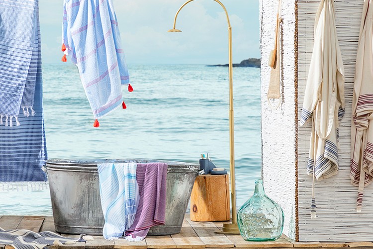 Denizin Huzurunu Yaşam Alanlarına Taşıyan Koleksiyon