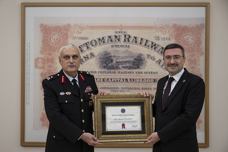 Jandarma personeli SPK'den "finansal güvenlik" sertifikalarını aldı