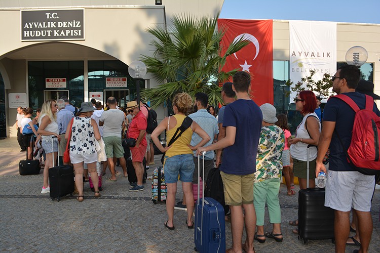 Sınır kapılarında yoğunluk
