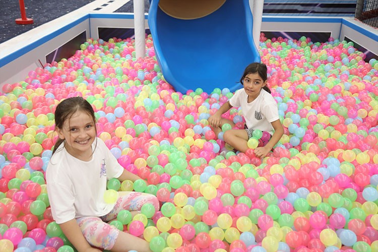 600 çocuğun oyun oynayabileceği "Balonya" hizmete açıldı