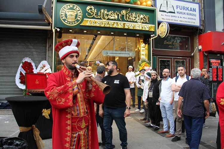 Tatlı devinden mehter marşlı açılış