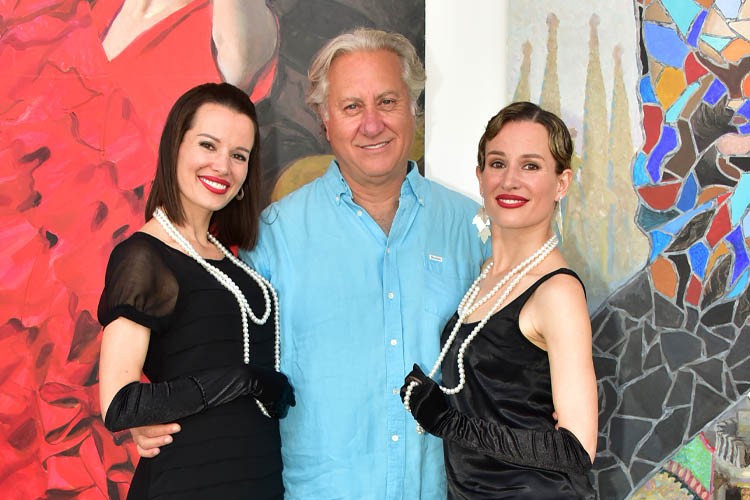 Üçüncü kuşak kız kardeşlerin resim sergisi büyüledi