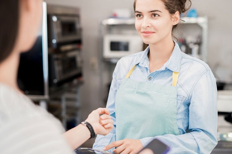 Dijitalleşen esnafın gülen yüzü olmaya devam ediyor