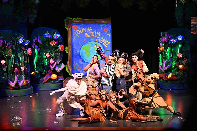 Çocuklar tiyatroya, çevre bilinci sahneye