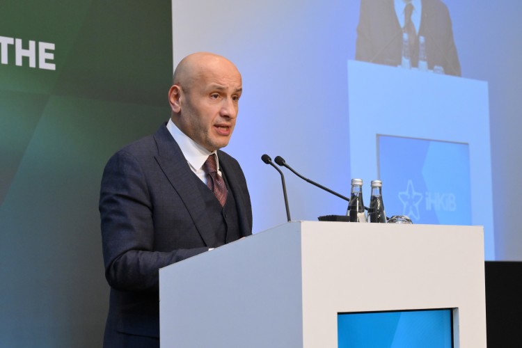 HAZIR GİYİMDE 40 MİLYAR DOLARLIK İHRACATIN YOLU AVRUPA VE ABD'DEN GEÇİYOR