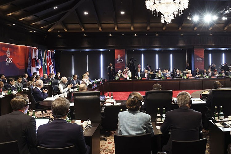 "Parasal sıkılaştırma hızı ayarlanmalı"