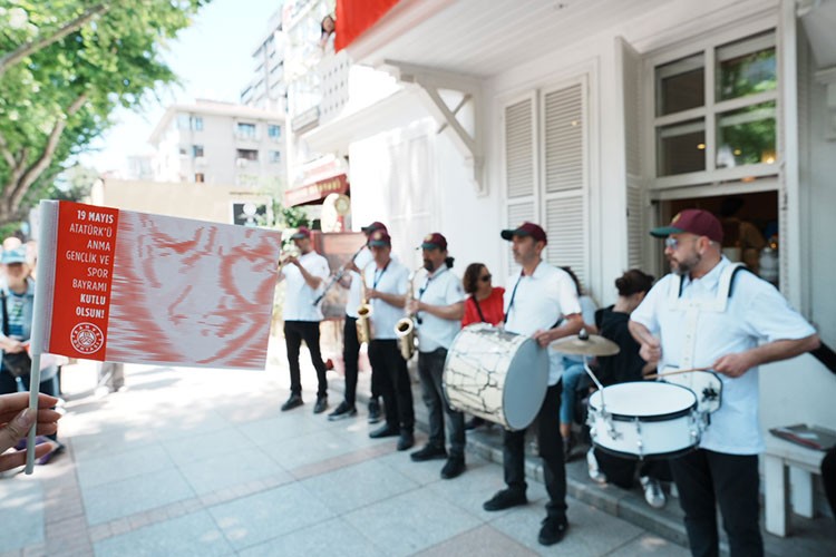 19 Mayıs Coşkusunu Kadıköy Sokaklarına Taşıdı