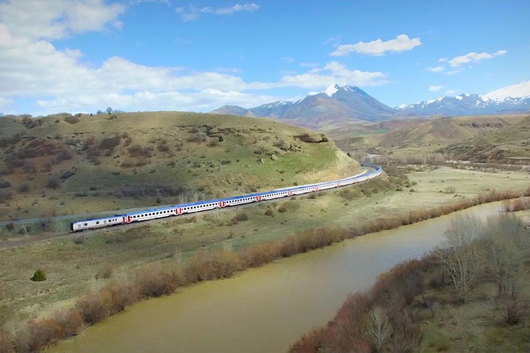Turistik Diyarbakır Ekspresi ilk sefere 11 Nisan'da çıkacak