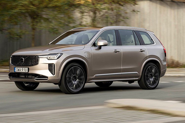 Yenilenen Volvo XC90 Türkiye'de