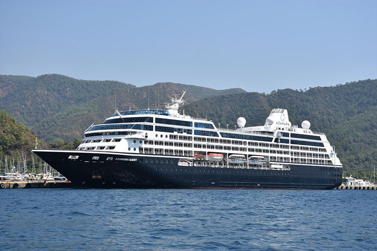 Marmaris'e "Azamara Quest" kruvaziyeriyle 550 turist geldi