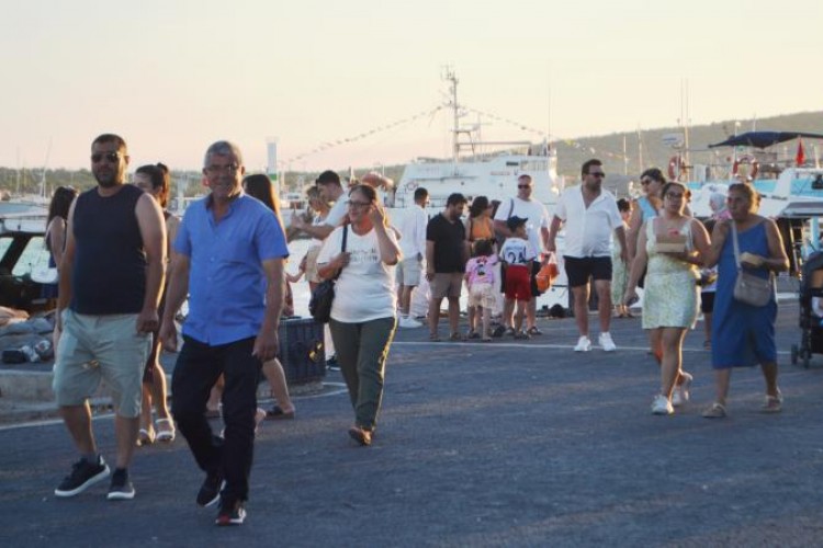 Ayvalık'ın nüfusu bayramda 1 milyona yaklaştı