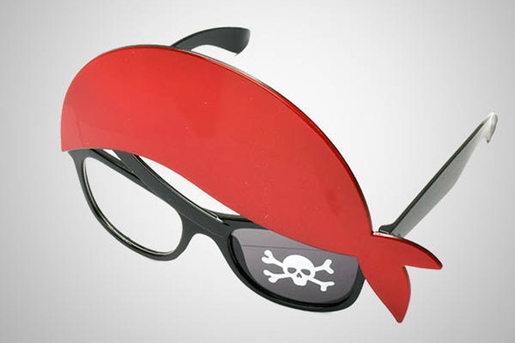 Tüketiciyi "korsan gözlükçülerden" koruyacak düzenleme yolda