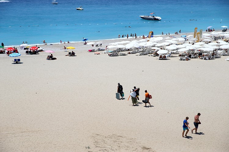 Muğla sahillerinde bayram tatili yoğunluğu yaşanıyor