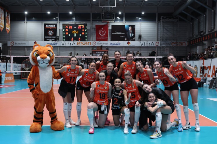 Eczacıbaşı Dynavit, set vermeden devam ediyor