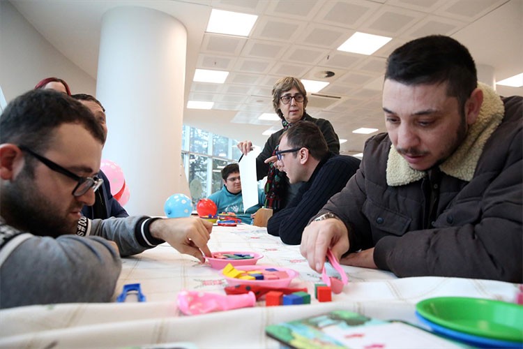 Yaşlıların hayatı daha konforlu hale getiriliyor