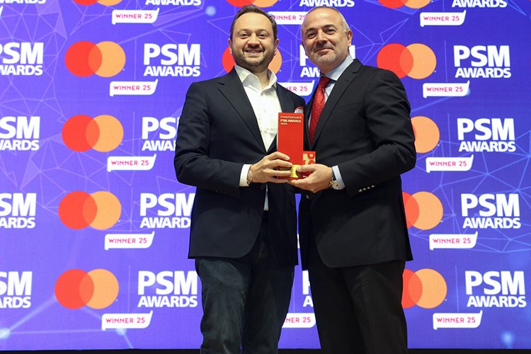 Figopara'ya çifte gurur