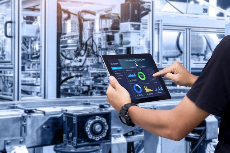 Dijital dönüşümün merkezinde insan var