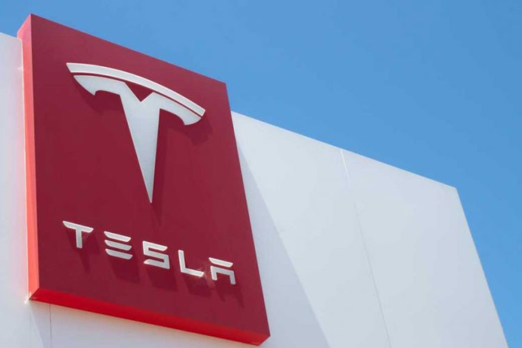 Tesla'nın 243 milyon dolar tazminat ödemesi istendi