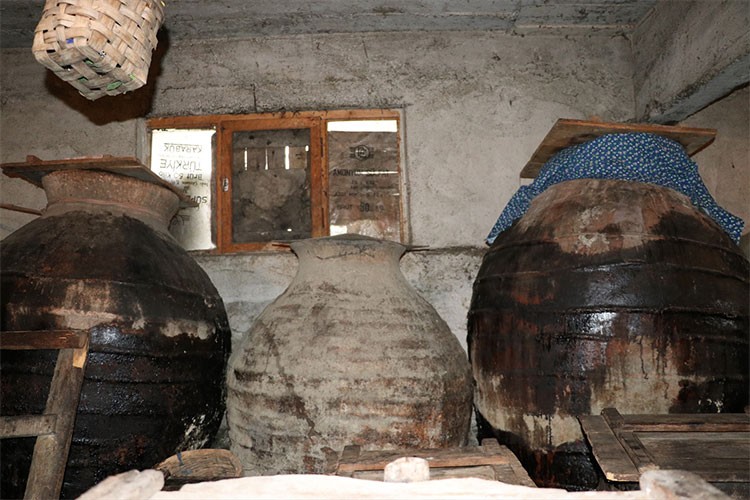 Küplerde mayalanıp mutfaklardaki yerini alıyor