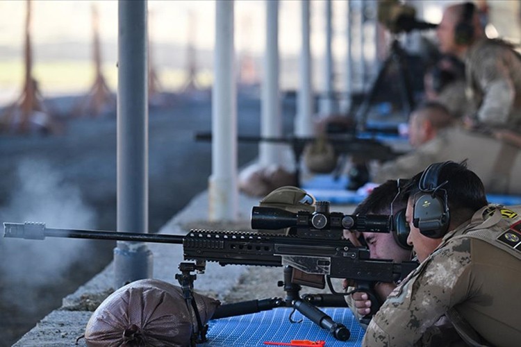 Keskin nişancılar İzmir'de yarıştı