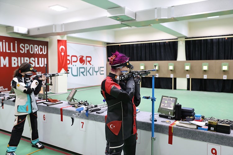 Milli atıcı Elif Berfin, gözünü dünya şampiyonalarına dikti