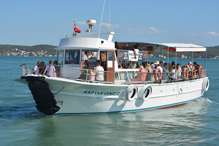 Ayvalık'ta nostaljik motor yolculuğuna yoğun ilgi