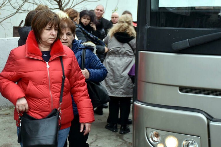 Bulgaristan her geçişte PCR şartını kaldırdı