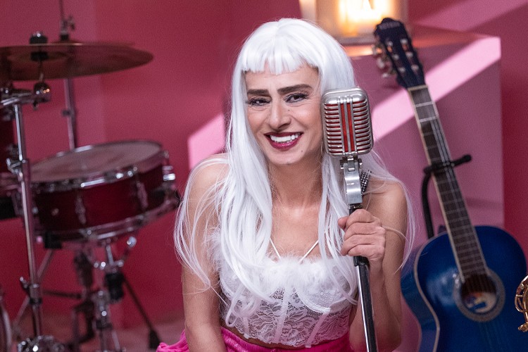 Aşkın ve acının kadını Yıldız Tilbe'den yeni klip